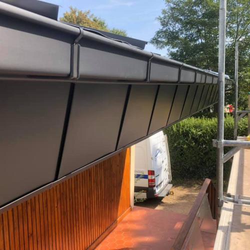 Gouttière profilage d'aluminium